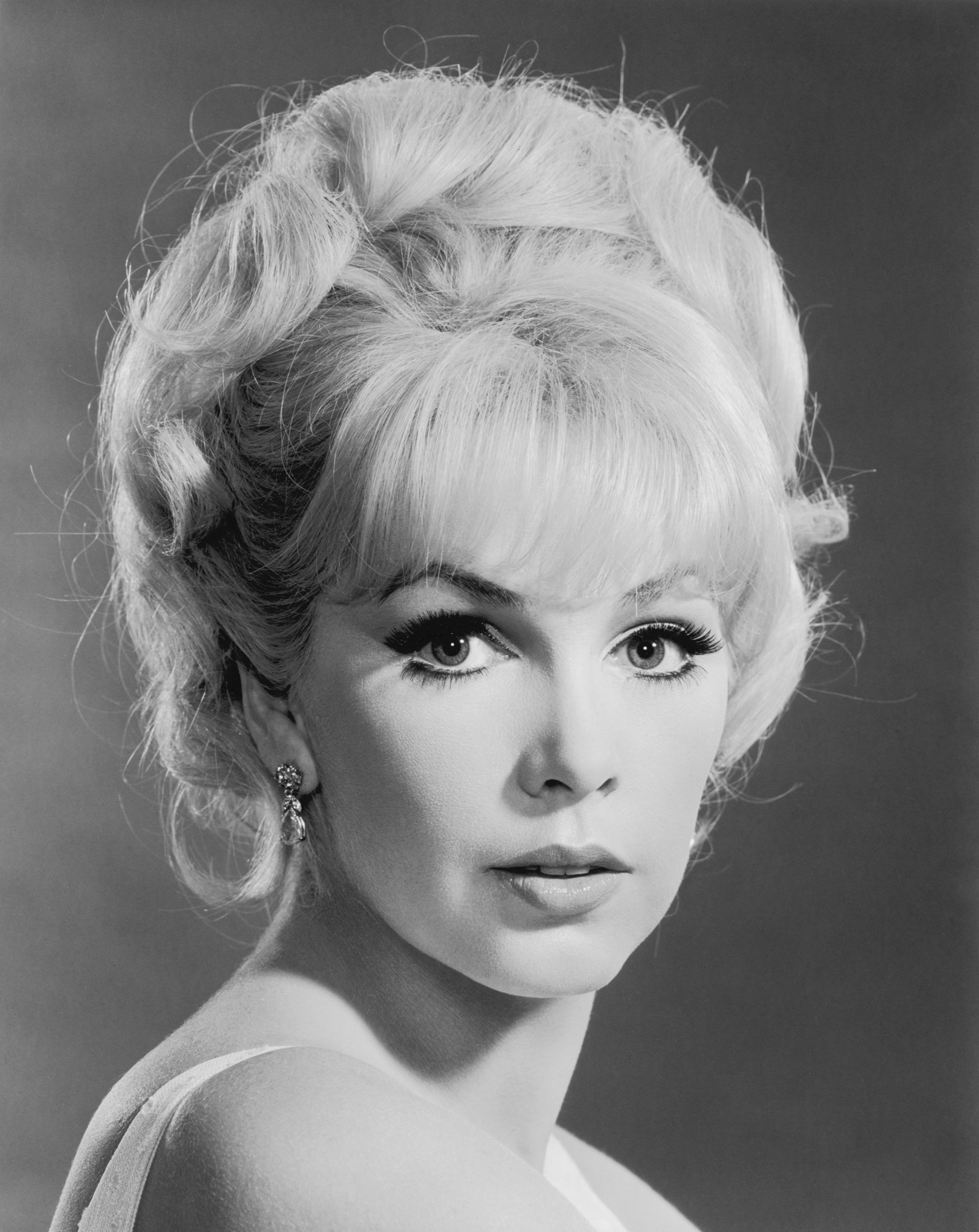 Stella StevensAnnex